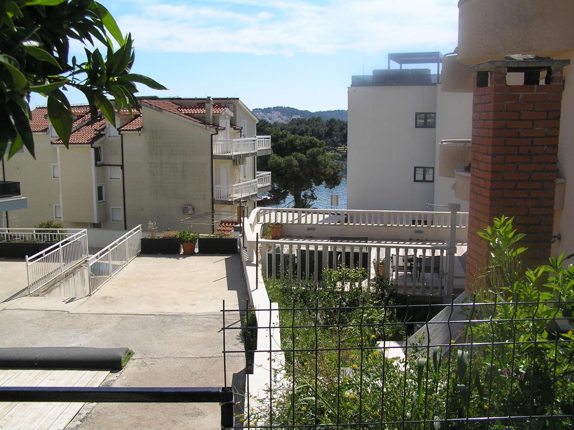 Studio Apartments Fabjanac Трогир Экстерьер фото