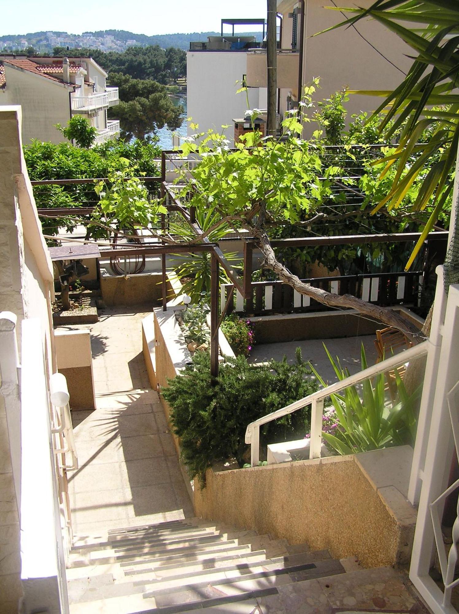Studio Apartments Fabjanac Трогир Экстерьер фото